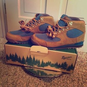 Men’s Danner Jag brown hiking boots 10 D
